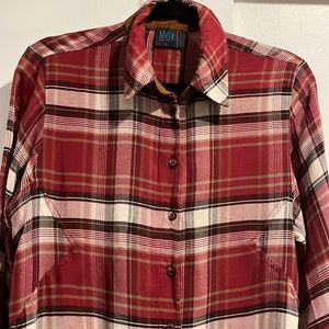 Mely New York Woman’s Plaid Button Down